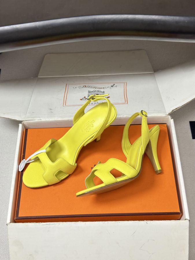 Hermes women's shoes -Top quality (with high-end airplane box ) — 1:1 Replica — photo 4