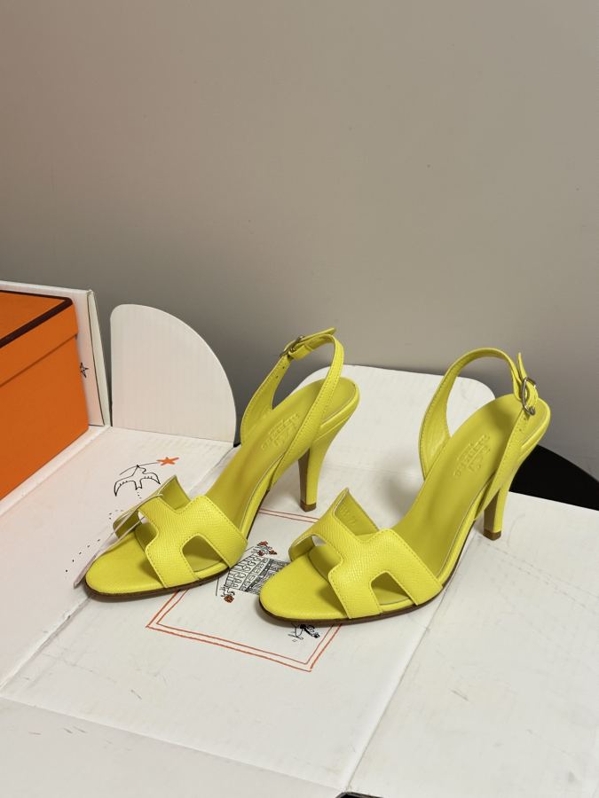 Hermes women's shoes -Top quality (with high-end airplane box ) — 1:1 Replica — photo 3