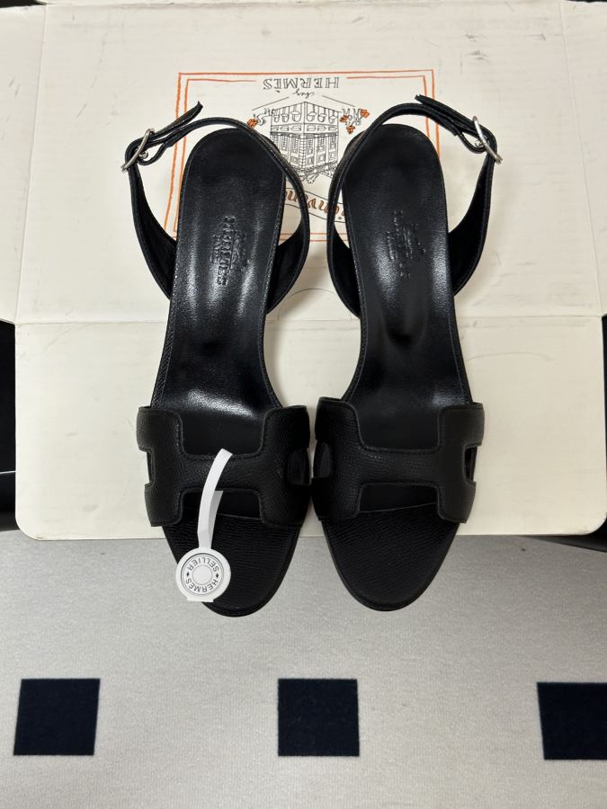Hermes women's shoes -Top quality (with high-end airplane box ) — AAA Quality Replica — photo 2