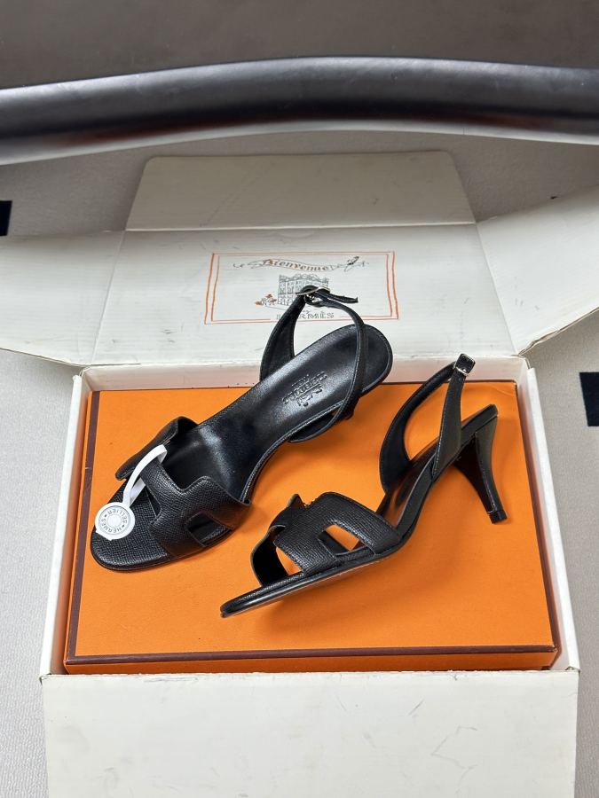 Hermes women's shoes -Top quality (with high-end airplane box ) — AAA Quality Replica — photo 4