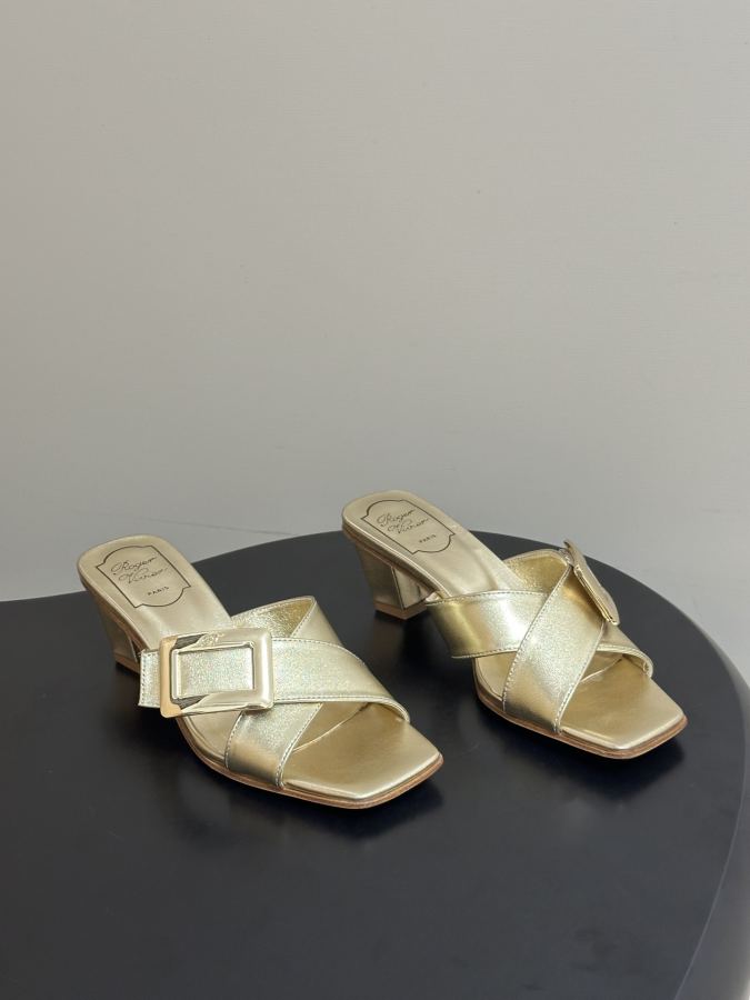 RV women's shoes New Roger vivier RV — AAA Quality Replica