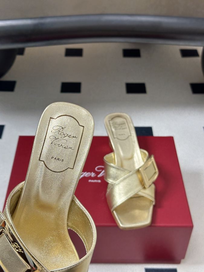 RV women's shoes New Roger vivier RV — AAA Quality Replica — photo 7