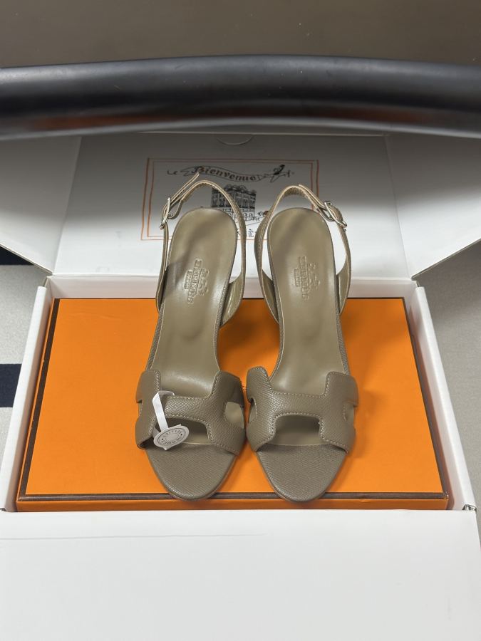 Hermes women's shoes -Top quality (with high-end airplane box ) — 1:1 Replica For Sale — photo 6