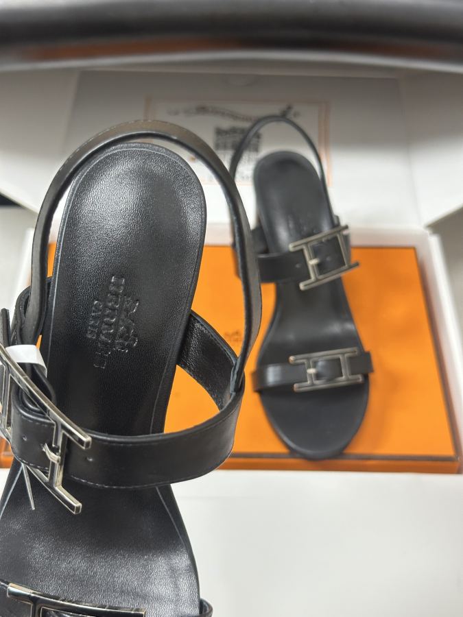Hermes women's shoes -Top quality (with high-end airplane box ) — 1:1 Replica — photo 7