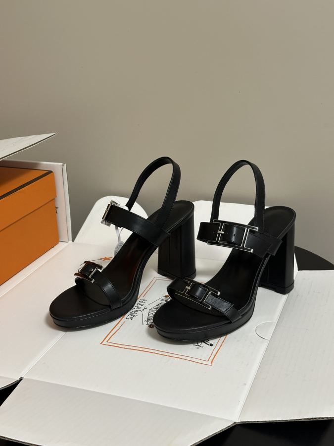 Hermes women's shoes -Top quality (with high-end airplane box ) — 1:1 Replica — photo 3