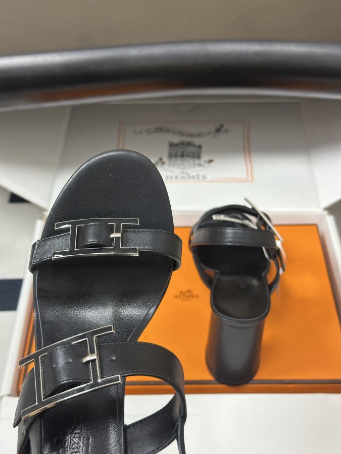 Hermes women's shoes -Top quality (with high-end airplane box ) — 1:1 Replica — photo 8