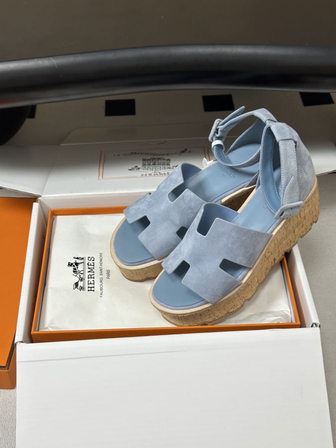 Hermes women's shoes -Top quality (with high-end airplane box ) — 1:1 Replica — photo 4