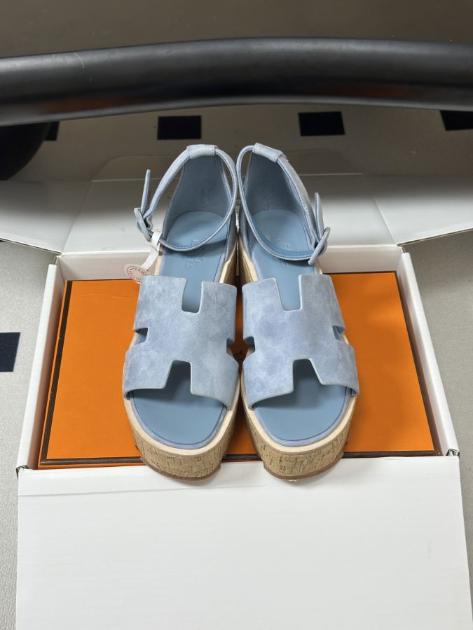 Hermes women's shoes -Top quality (with high-end airplane box ) — 1:1 Replica — photo 5