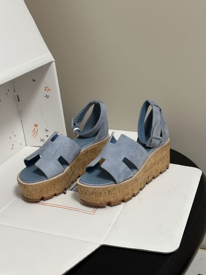 Hermes women's shoes -Top quality (with high-end airplane box ) — 1:1 Replica — photo 2