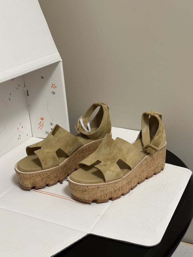 Hermes women's shoes -Top quality (with high-end airplane box ) — Premium Replica — photo 2