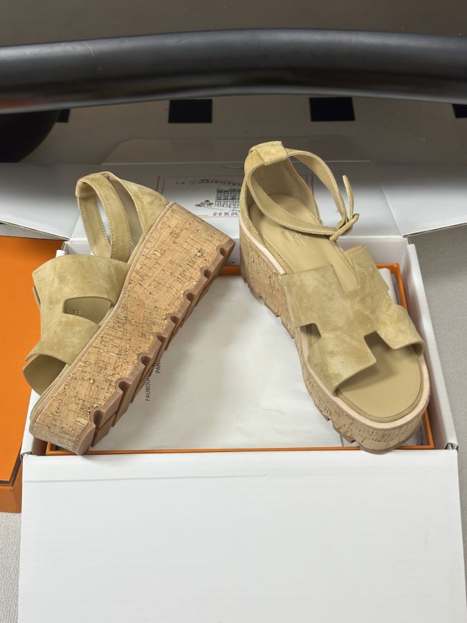 Hermes women's shoes -Top quality (with high-end airplane box ) — Premium Replica — photo 3