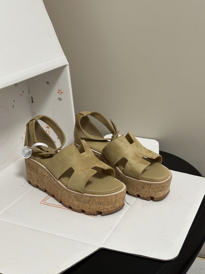 Hermes women's shoes -Top quality (with high-end airplane box ) — Premium Replica
