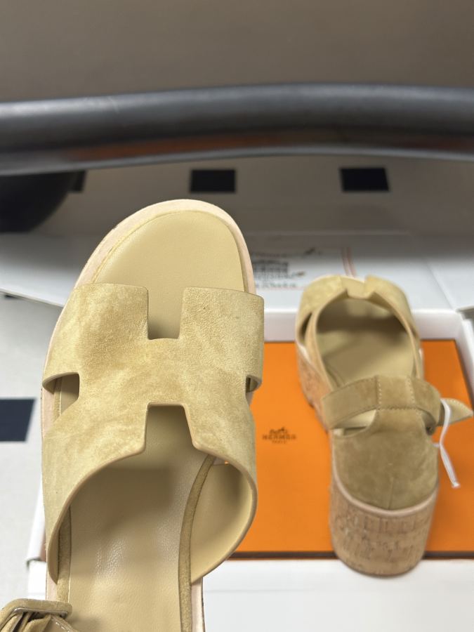 Hermes women's shoes -Top quality (with high-end airplane box ) — Premium Replica — photo 6