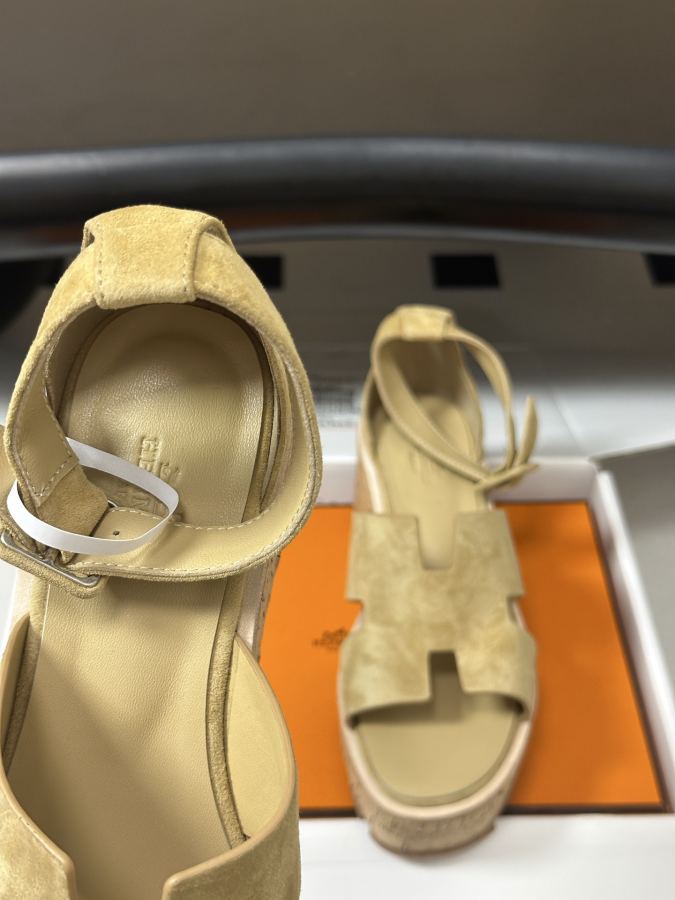 Hermes women's shoes -Top quality (with high-end airplane box ) — Premium Replica — photo 7