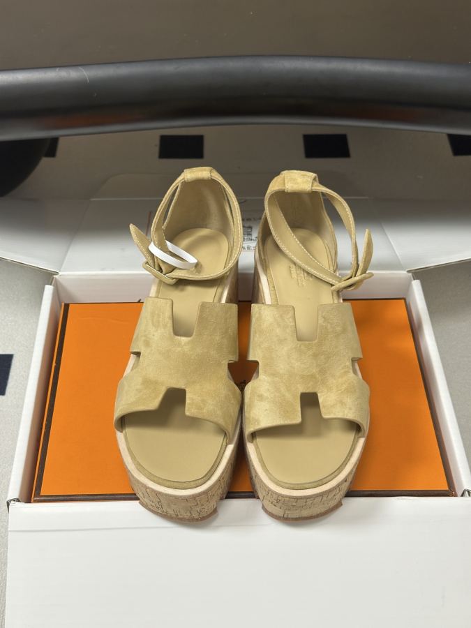 Hermes women's shoes -Top quality (with high-end airplane box ) — Premium Replica — photo 5