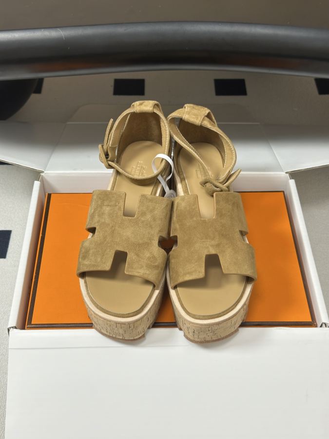Hermes women's shoes -Top quality (with high-end airplane box ) — Premium Replica — photo 6