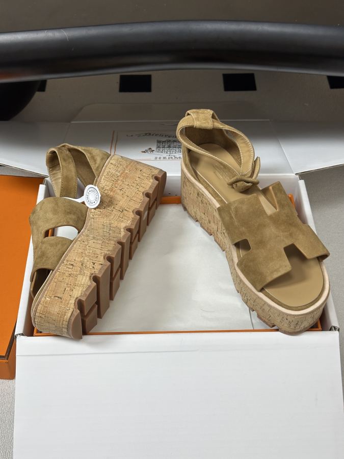 Hermes women's shoes -Top quality (with high-end airplane box ) — Premium Replica — photo 4
