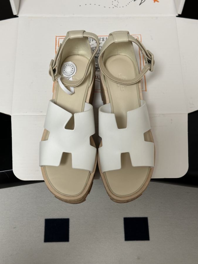 Hermes women's shoes -Top quality (with high-end airplane box ) — AAA Quality Replica — photo 2