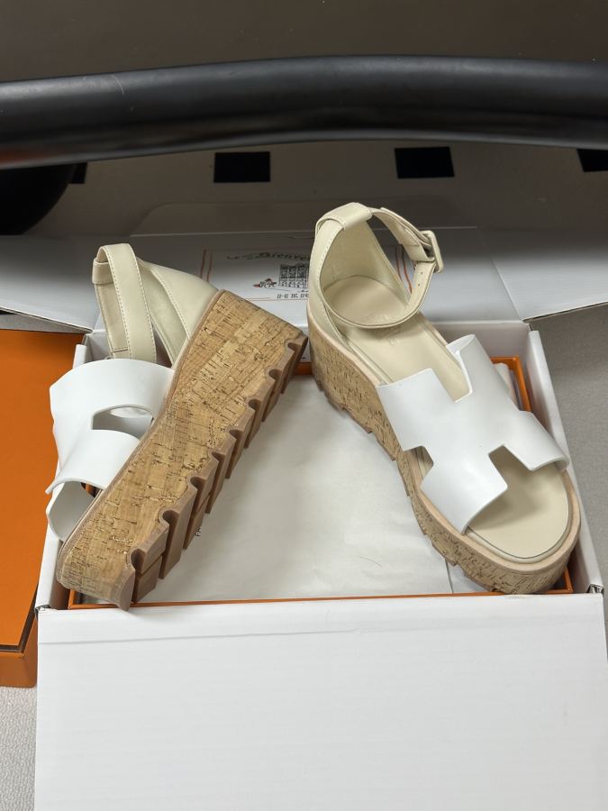 Hermes women's shoes -Top quality (with high-end airplane box ) — AAA Quality Replica — photo 4