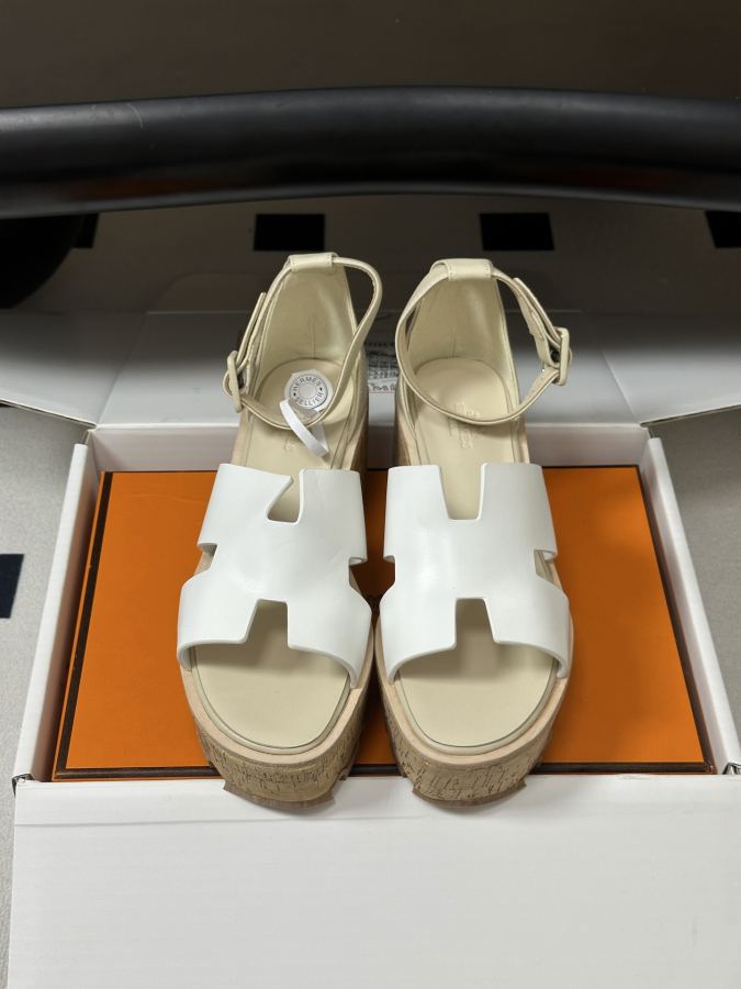 Hermes women's shoes -Top quality (with high-end airplane box ) — AAA Quality Replica — photo 6