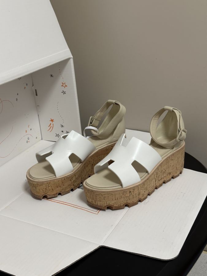 Hermes women's shoes -Top quality (with high-end airplane box ) — AAA Quality Replica — photo 3