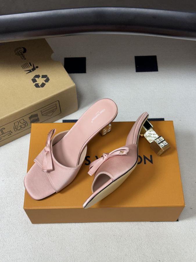 LV women's shoes Ss New Louis vuiteeon Louis Vuitton LV Cube — 1:1 Replica — photo 4