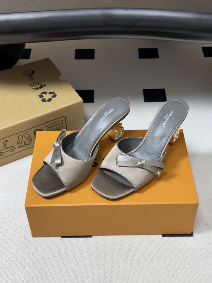 LV women's shoes Ss New Louis vuiteeon Louis Vuitton LV Cube — Premium Replica — photo 4