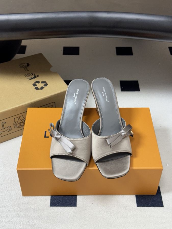 LV women's shoes Ss New Louis vuiteeon Louis Vuitton LV Cube — Premium Replica — photo 5