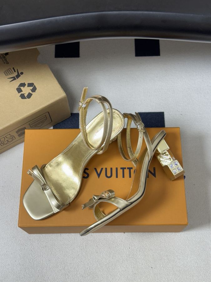 LV women's shoes Ss New Louis vuiteeon Louis Vuitton LV Cube — AAA Quality Replica — photo 4