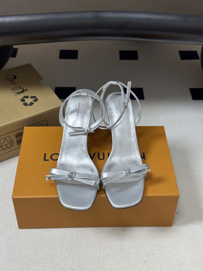 LV women's shoes Ss New Louis vuiteeon Louis Vuitton LV Cube — 1:1 Replica For Sale — photo 5