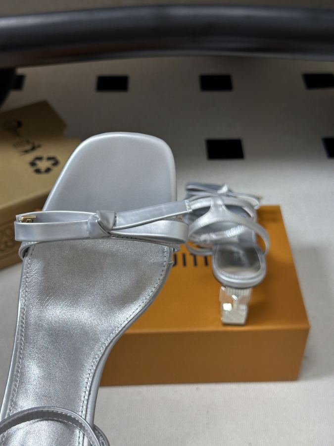 LV women's shoes Ss New Louis vuiteeon Louis Vuitton LV Cube — 1:1 Replica For Sale — photo 7