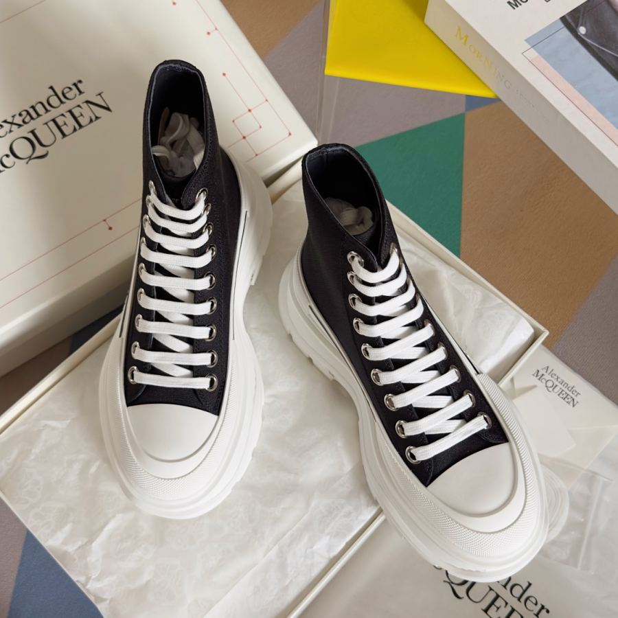 Alexander Mc Queen Women's Shoes Top version: Lace-up for women and men — AAA Quality Replica