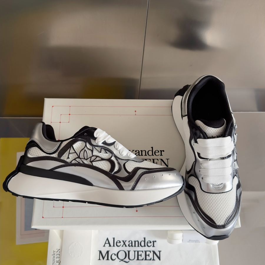Alexander Mc Queen Women's Shoes Top version: women’s size men’s size +20 — Premium Replica — photo 2