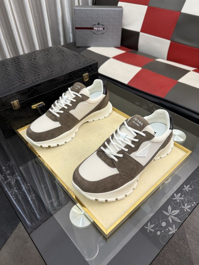 Фабрика женской обуви Prada⌚ ⌚ Prada — photo 2