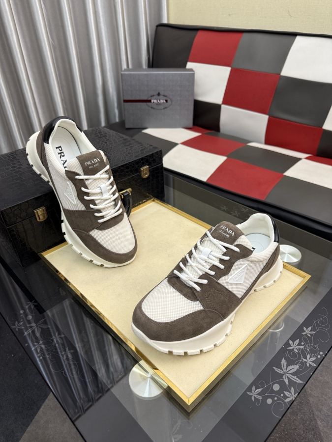 Фабрика женской обуви Prada⌚ ⌚ Prada — photo 3