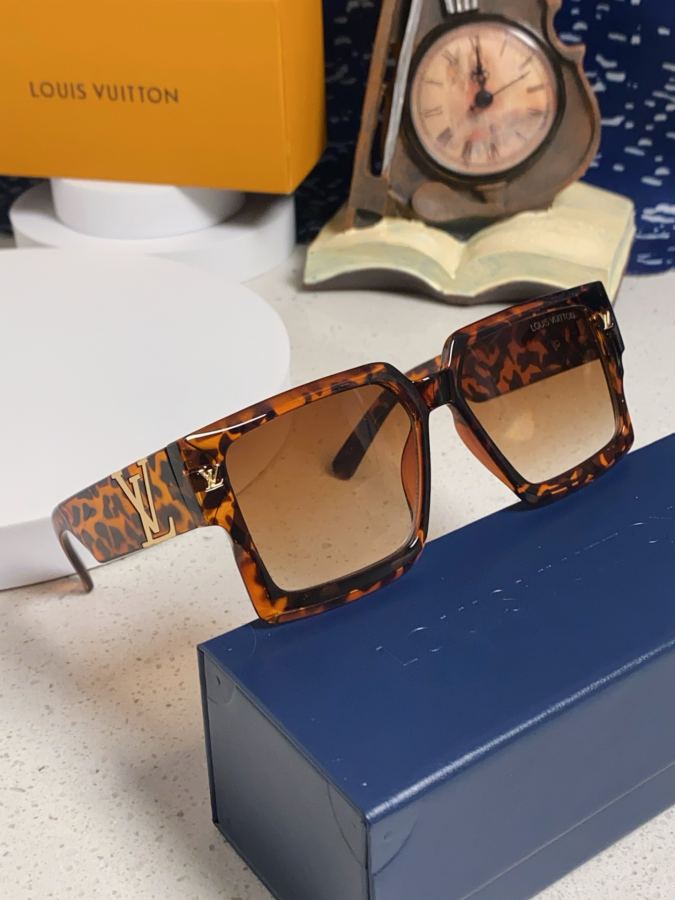 Óculos LV Louis Vuitton 2025 Newins LV Novo — photo 11