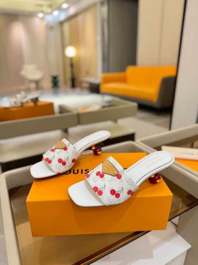 LV women's shoes Louis Vuitton 2025 1:1 — photo 3