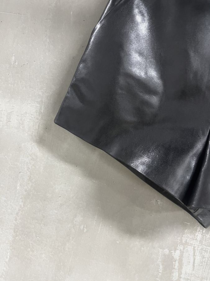 Gucci Women Introduction to Gucci | 2026 Spring New Products: The best old-money style shorts this — 1:1 Replica For Sale — photo 2