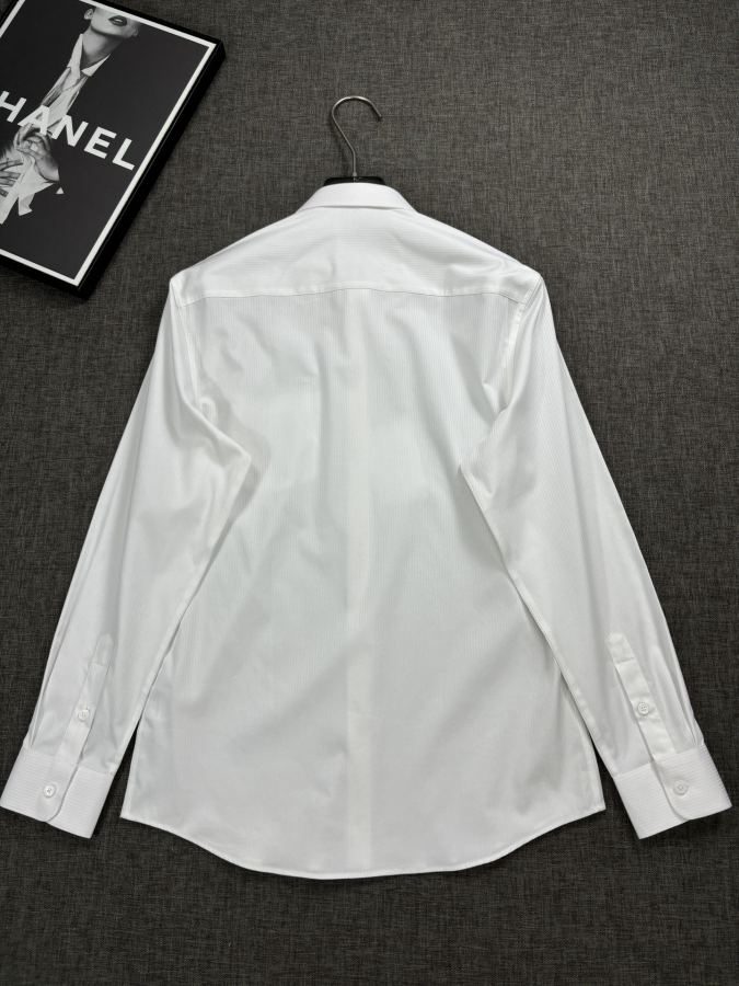 Ferragamo men classic business casual shirt with figure-shaped collar, high count, dark pattern, — AAA Quality Replica — photo 3