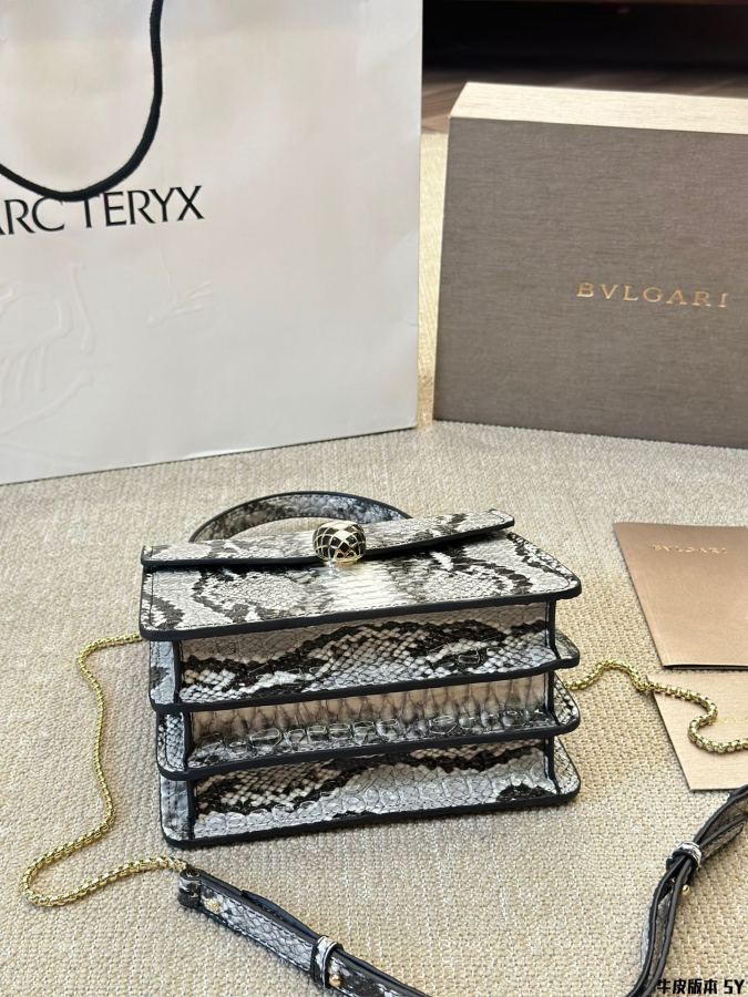 BVLGARI bag Bvlgari Ss24 Series A Woc Bvlgari 20 18cm — 1:1 Replica For Sale — photo 4