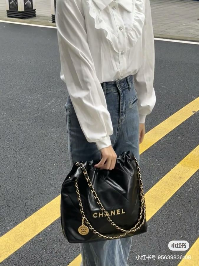 Chanel Women chanel garbage bag, one of the must-haves in fragrant grandma — 1:1 Replica — photo 4