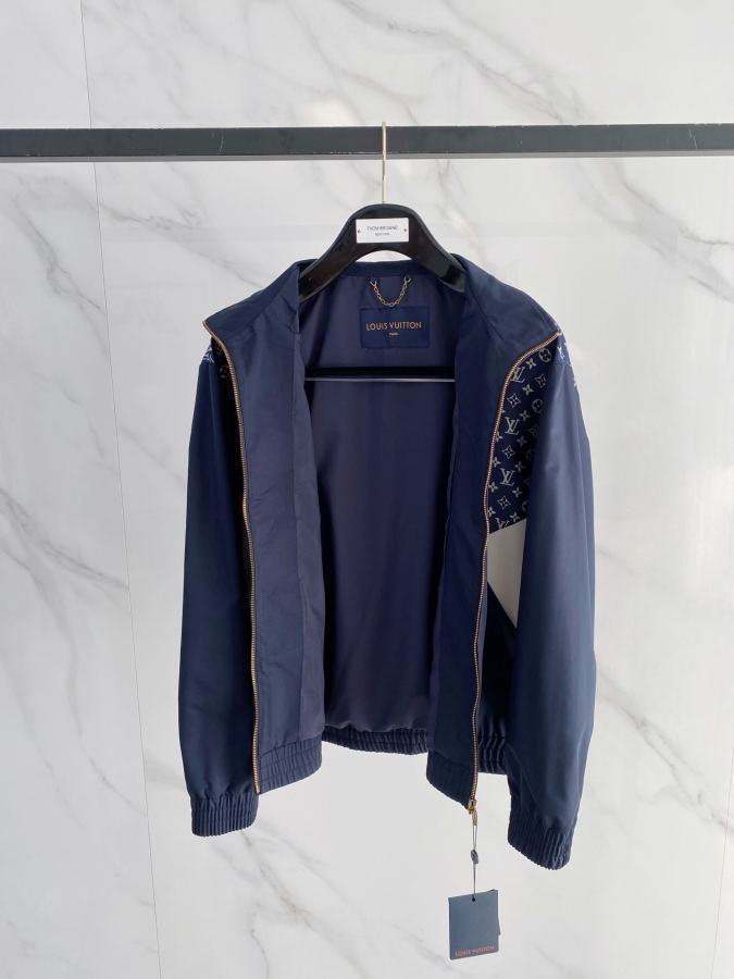 LV men New Arrival LV logo 2026ss New Arrival M XXXL — 1:1 Replica For Sale — photo 5