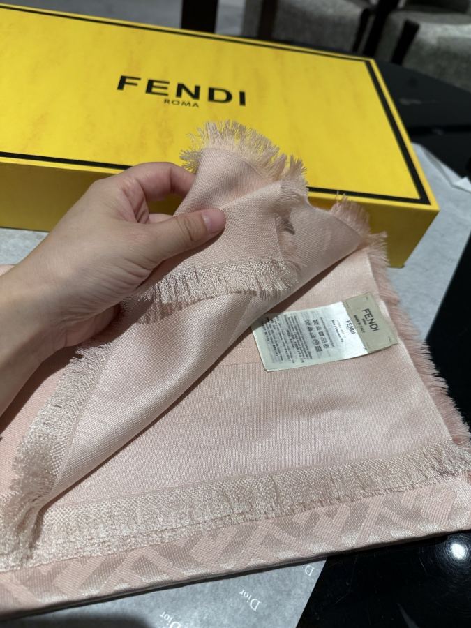 Шарф Fendi 𝐅𝐞𝐧𝐝𝐢 25Новинка «Жаккардовая шаль FF Lureur» — photo 4