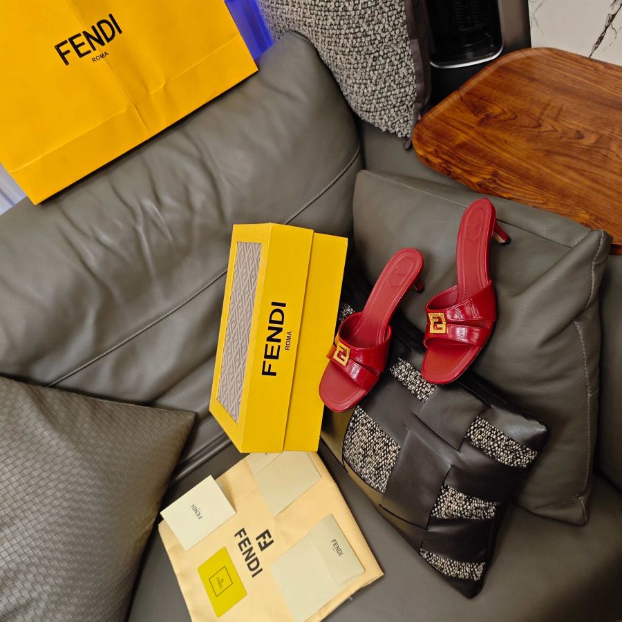 Fendi women's shoes Special sale at a loss on inventory: red 36/2 37/1 39/2. — Premium Replica — photo 2