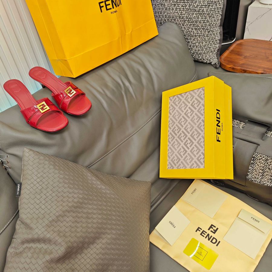 Fendi women's shoes Special sale at a loss on inventory: red 36/2 37/1 39/2. — Premium Replica — photo 5