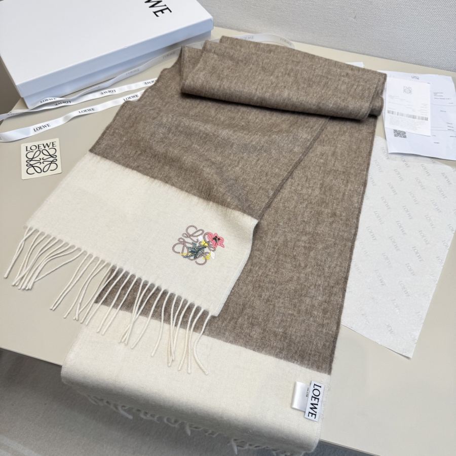 Loewe Schal Loewe. Loewe 100% Größe: 30 * 180 cm 100% — photo 8