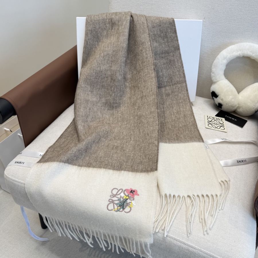 Loewe Schal Loewe. Loewe 100% Größe: 30 * 180 cm 100% — photo 9