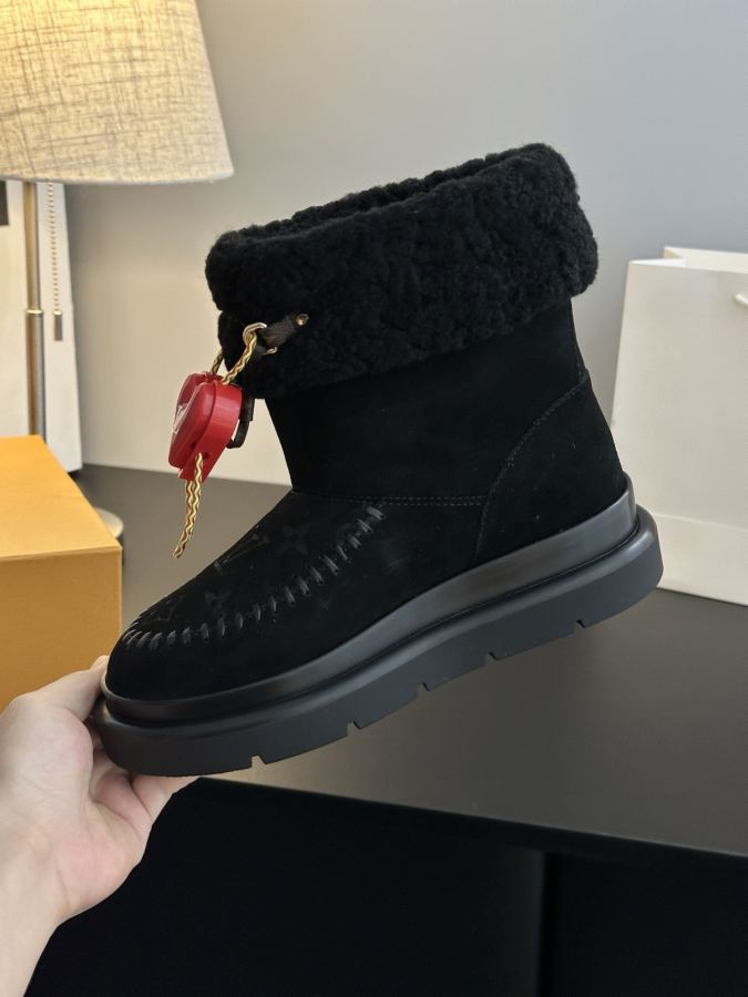 LV women's shoes 𝗟𝗩The latest autumn and winter catwalk style fur mops and snow boots — 1:1 Replica For Sale — photo 8