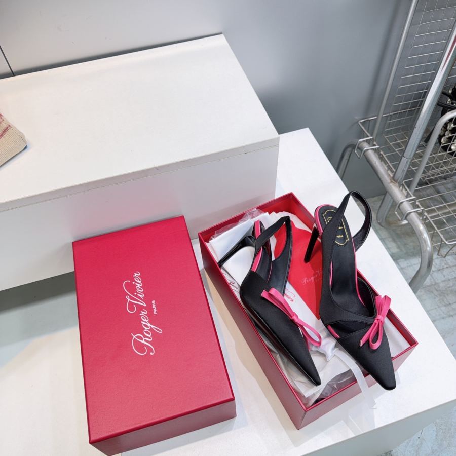 RV women's shoes Roger Vivier 26 New Arrival — AAA Quality Replica — photo 9