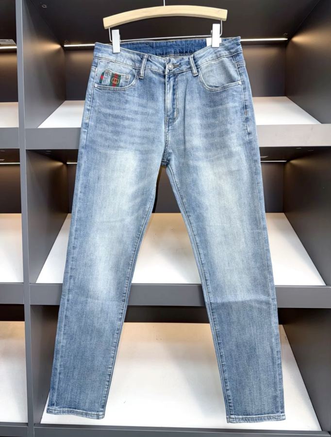 Gucci men stretch slim straight leg jeans, light color, frayed design, patch embroidery — Premium Replica — photo 3